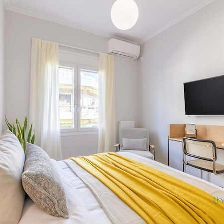 Sun-Splashed 2-Bdr Corner Apartment With Hillside Views! Атина Екстериор снимка