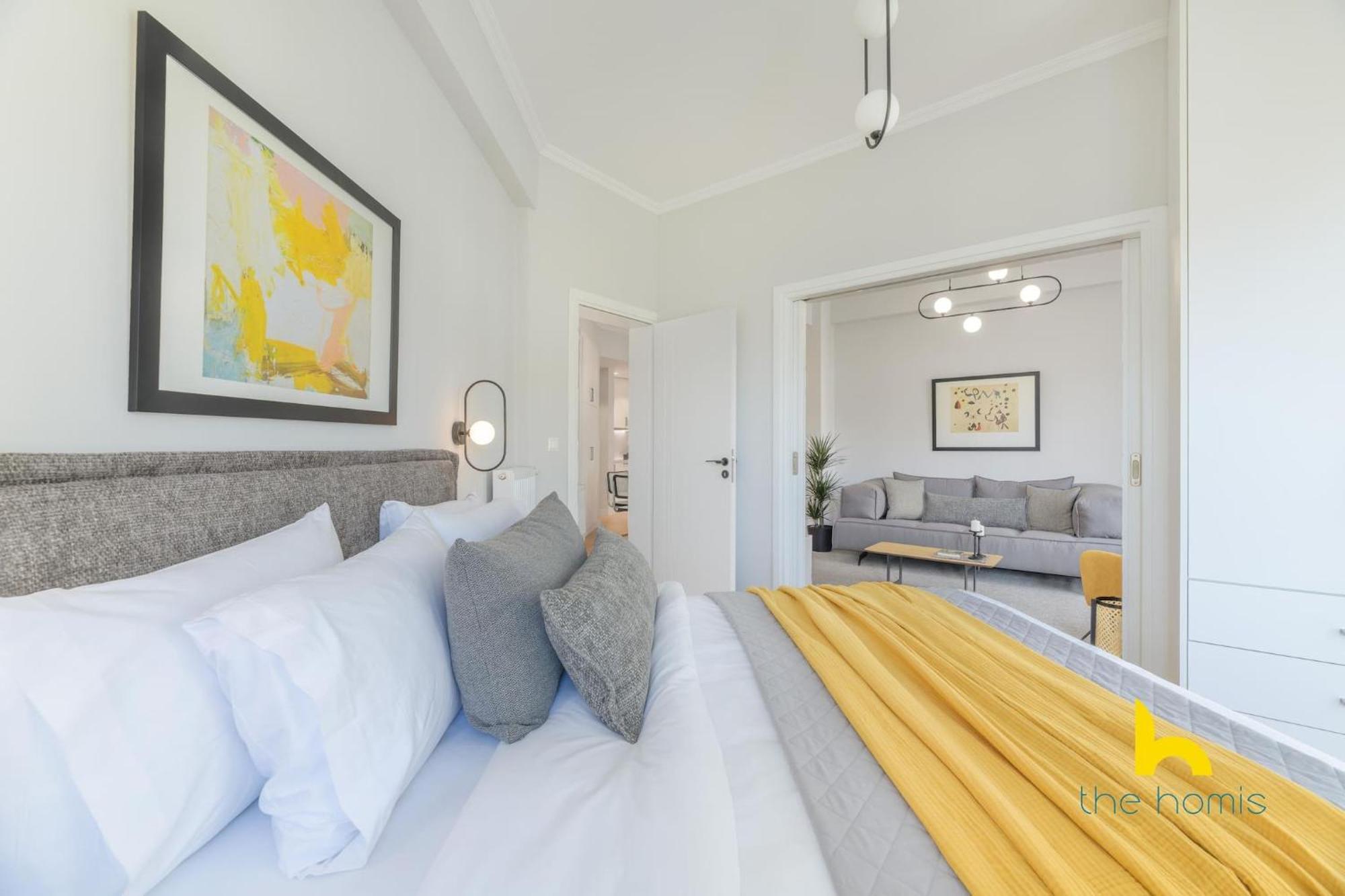 Sun-Splashed 2-Bdr Corner Apartment With Hillside Views! Атина Екстериор снимка