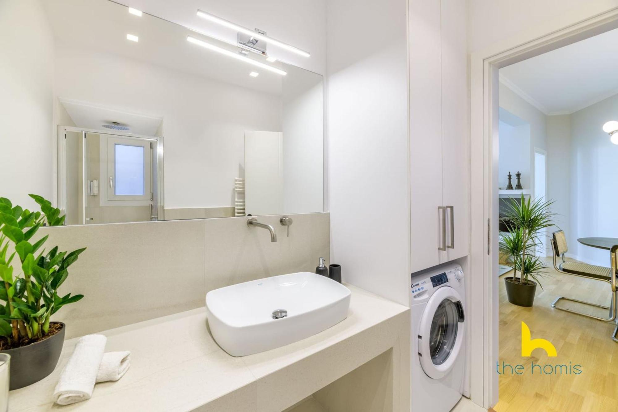 Sun-Splashed 2-Bdr Corner Apartment With Hillside Views! Атина Екстериор снимка