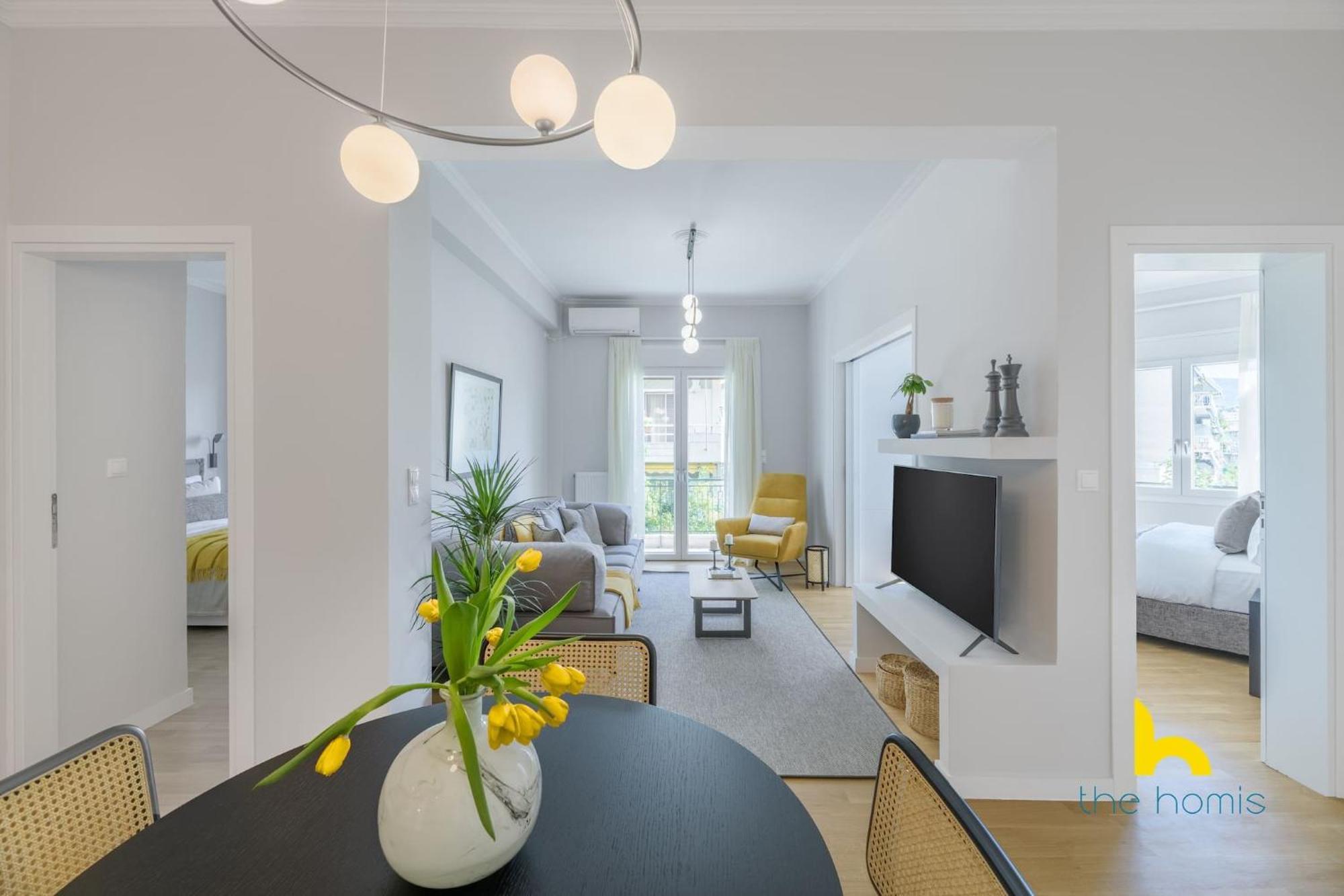Sun-Splashed 2-Bdr Corner Apartment With Hillside Views! Атина Екстериор снимка
