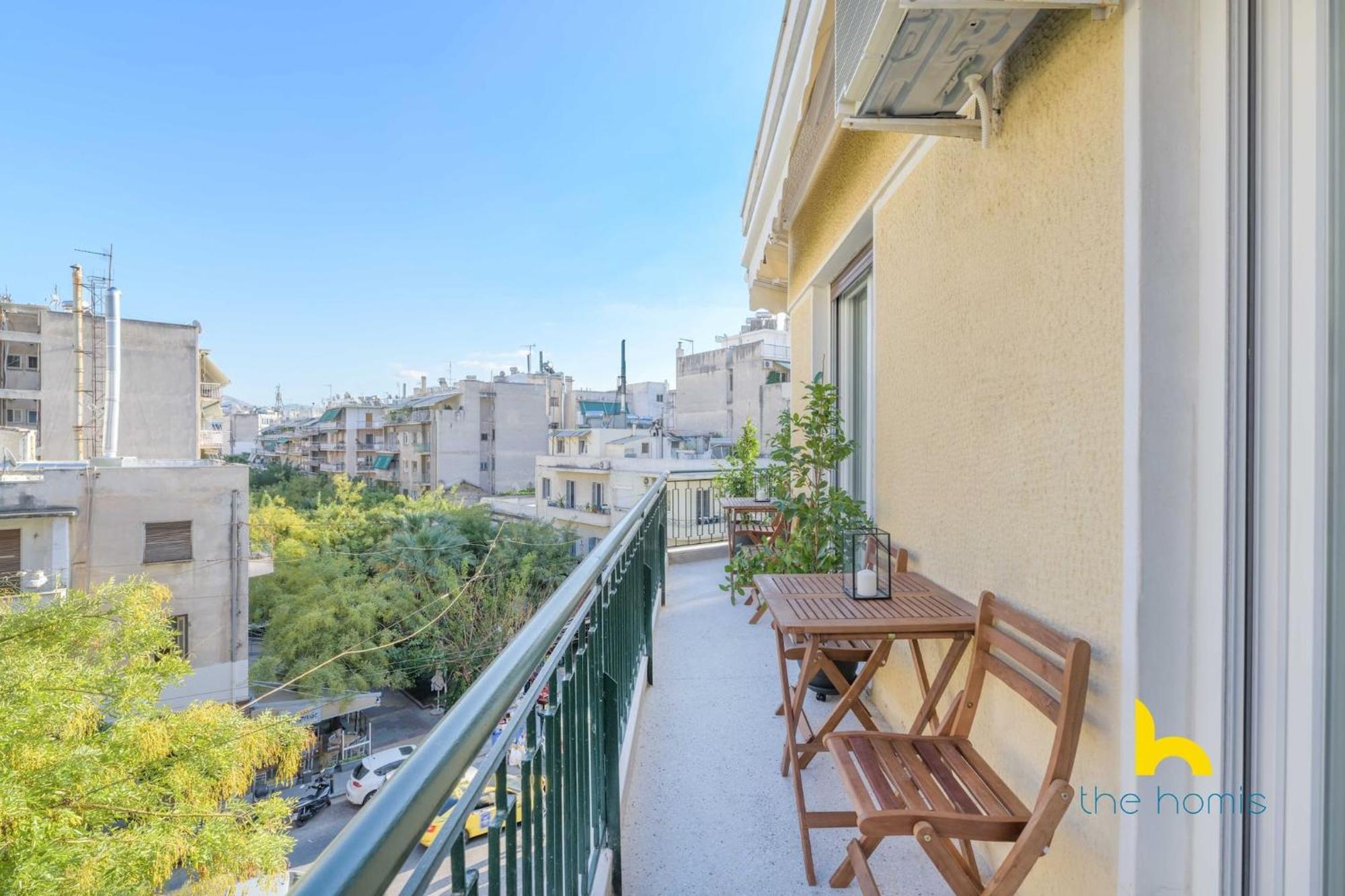 Sun-Splashed 2-Bdr Corner Apartment With Hillside Views! Атина Екстериор снимка